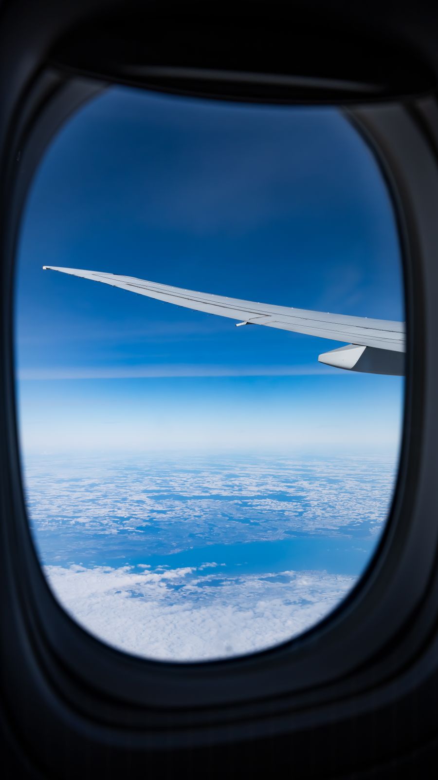 wing of flying airplane