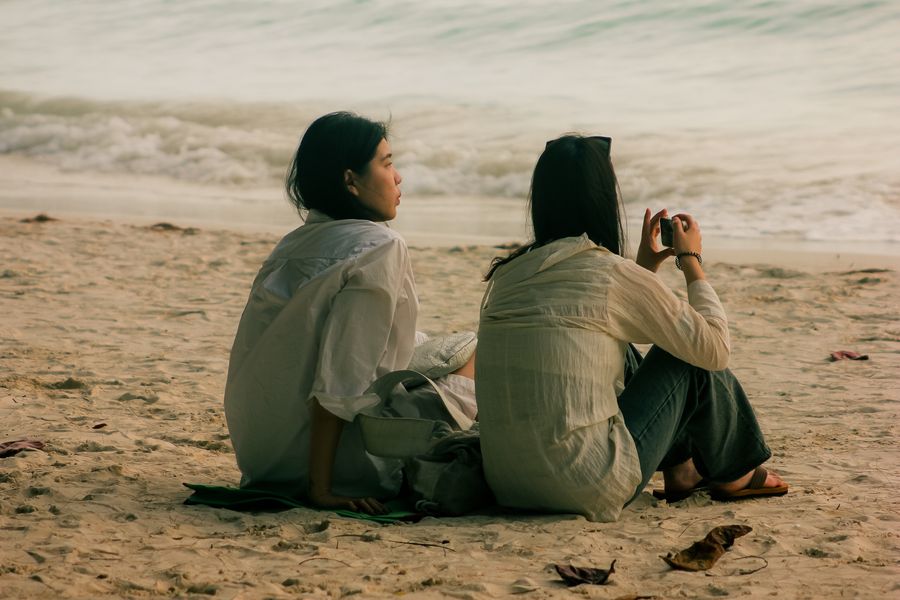friends relaxing on malay beach in the philippines — The FAQ below Connection Quality Grader answers the six questions everyone asks first.