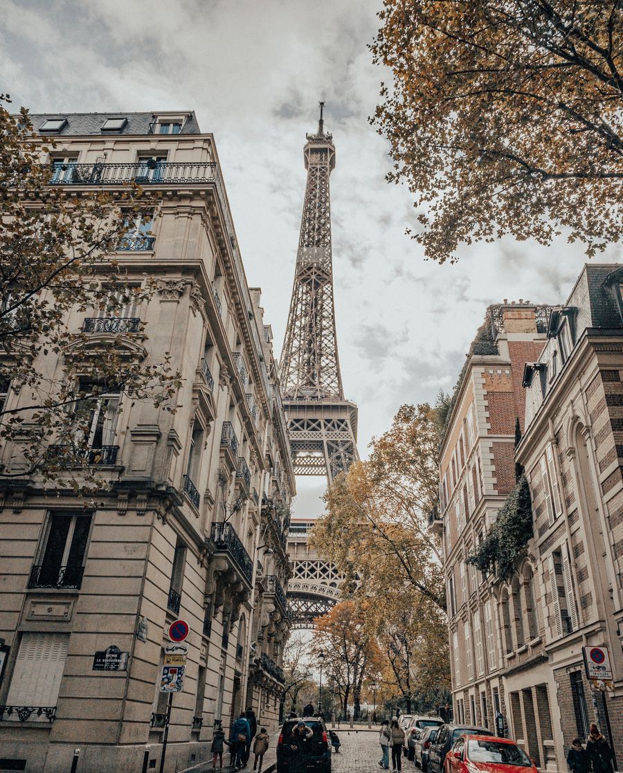 eiffel tower — Carreteras costeras más allá de Peru: el mapa sigue tu ritmo donde sea.