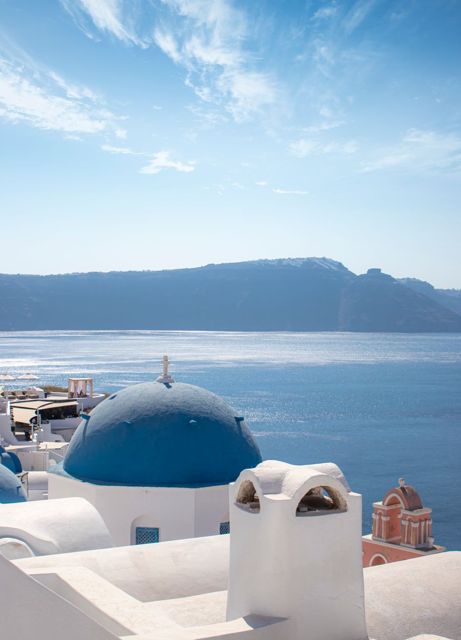 view of seashore from santorini in greece — Senderos y miradores: mapas offline descargados, por si acaso.