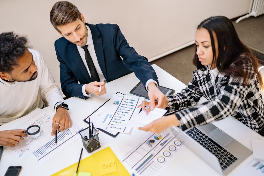 businesspeople brainstorming in a meeting — No account, no install, no waiting — Connection Quality Grader loads and answers.